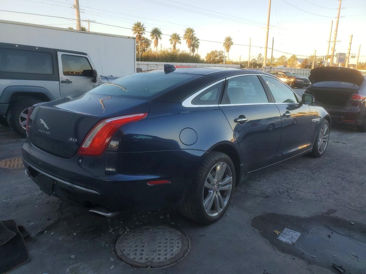 2016 Jaguar Xjl Portfolio Blue vin: SAJWA2G78G8V95263