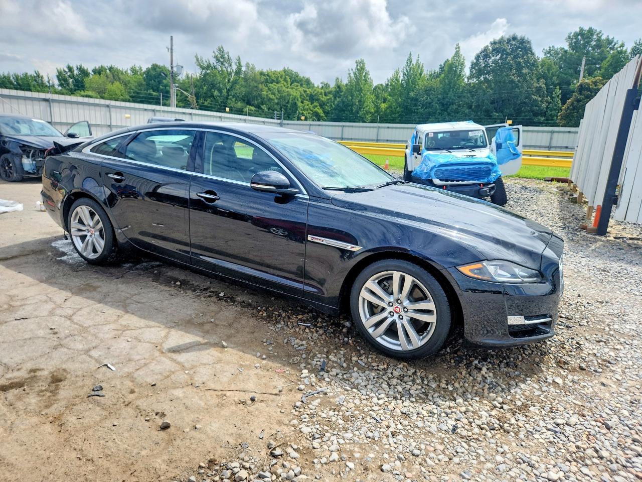 2016 Jaguar Xjl Portfolio Black vin: SAJWA2G78G8V99507