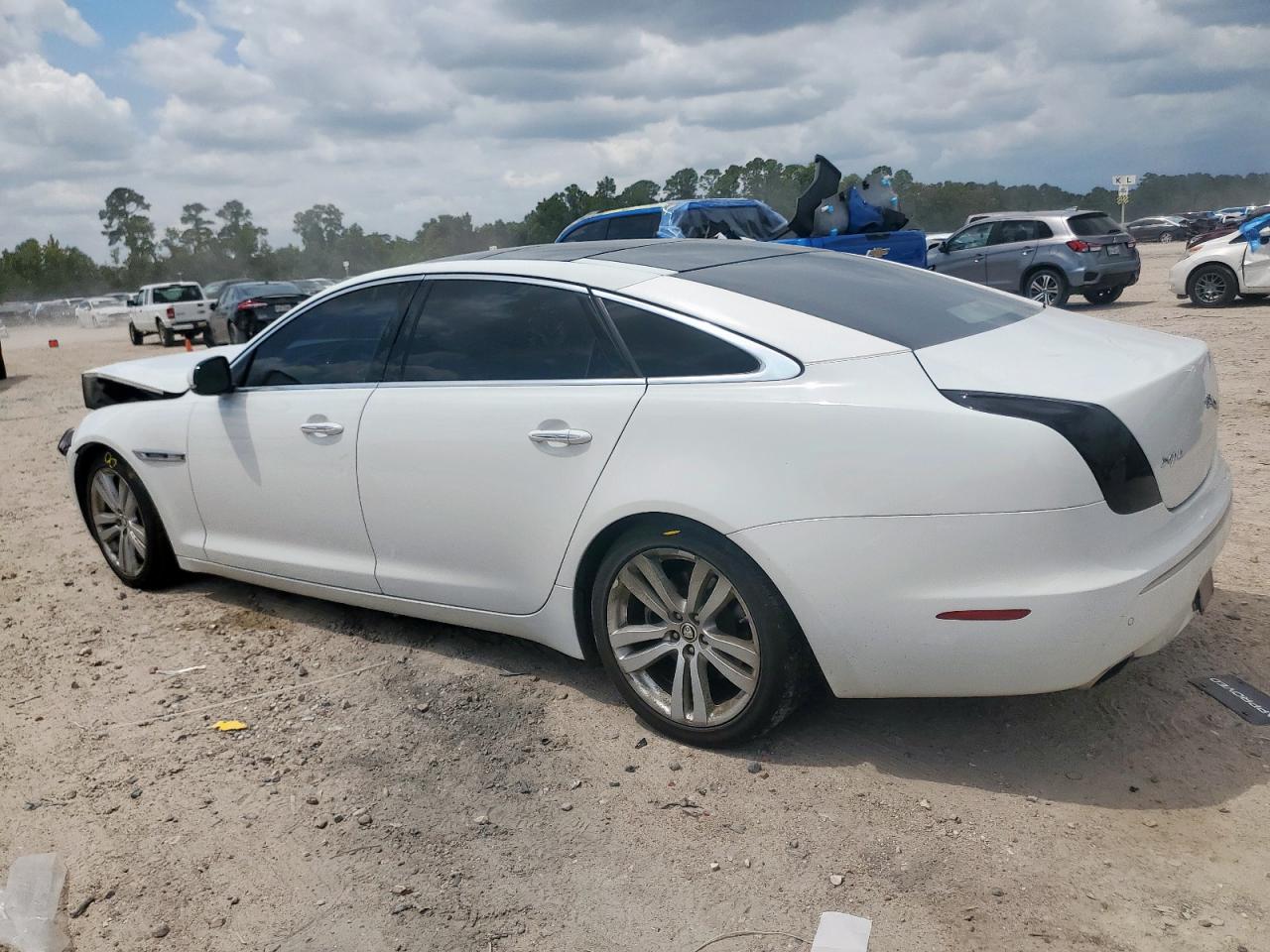 2012 Jaguar Xjl White vin: SAJWA2GB0CLV37997