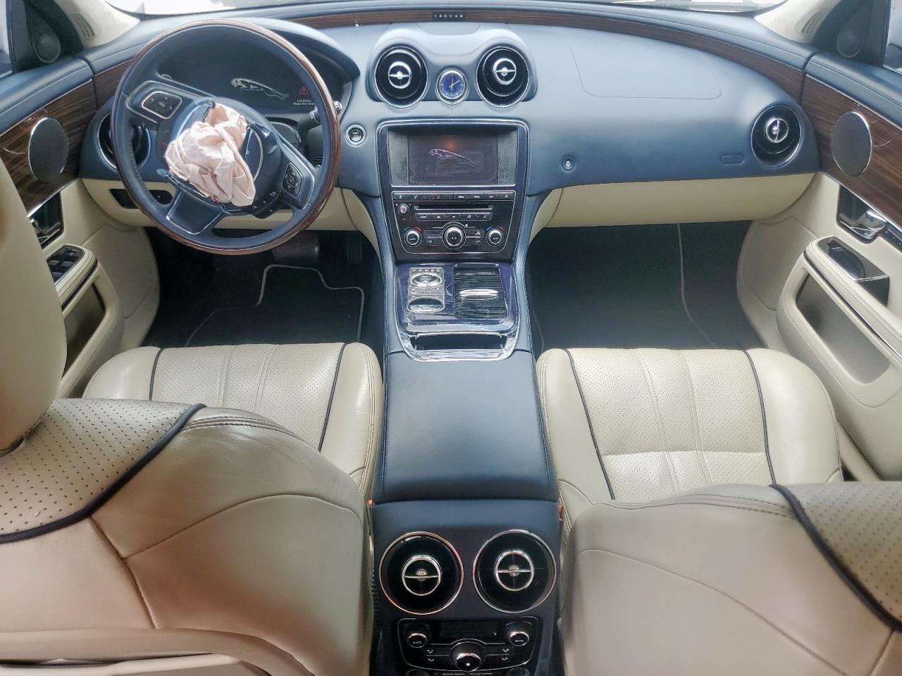 2012 Jaguar Xjl White vin: SAJWA2GB0CLV37997