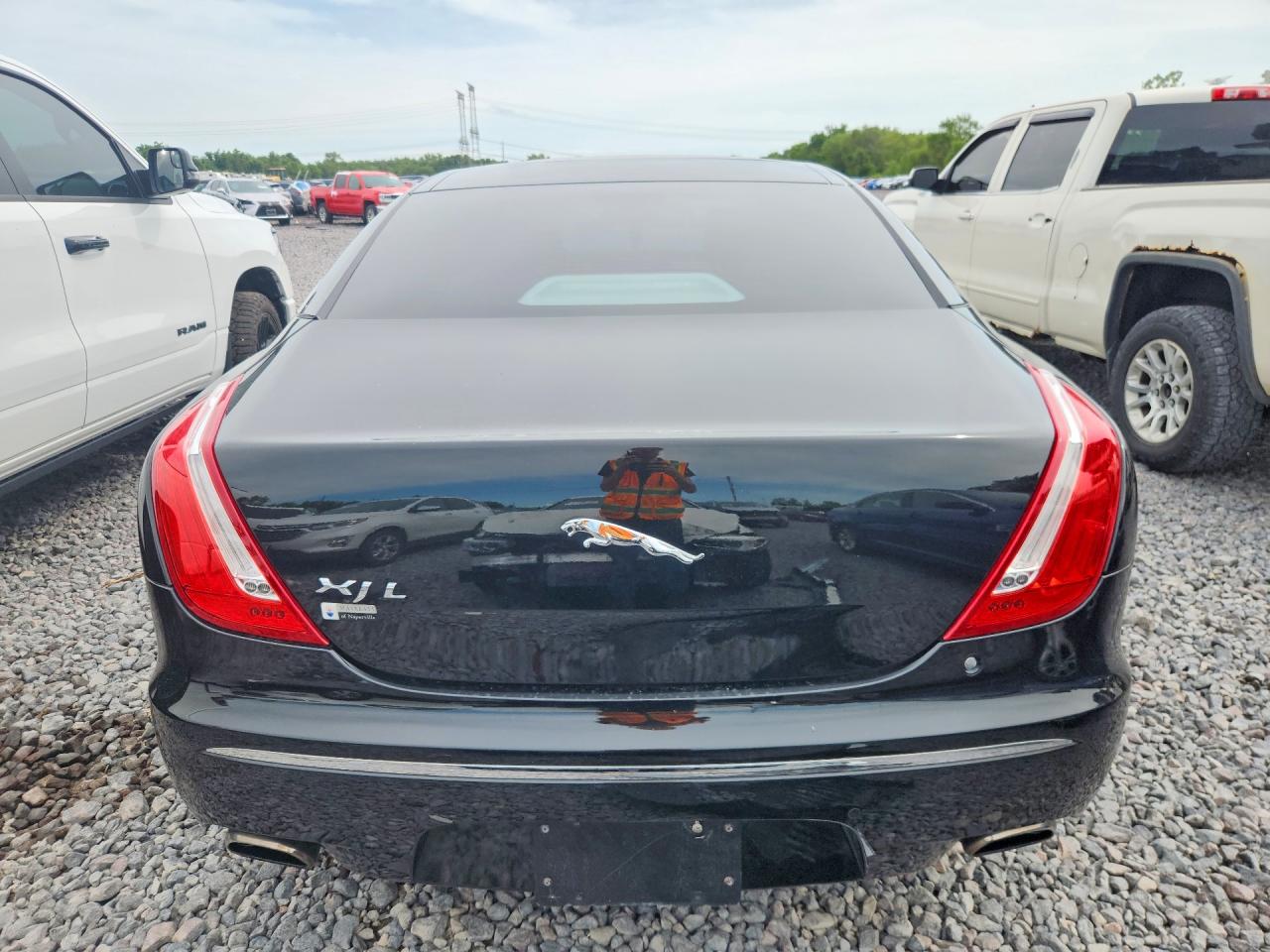2011 Jaguar Xjl Black vin: SAJWA2GB1BLV09110