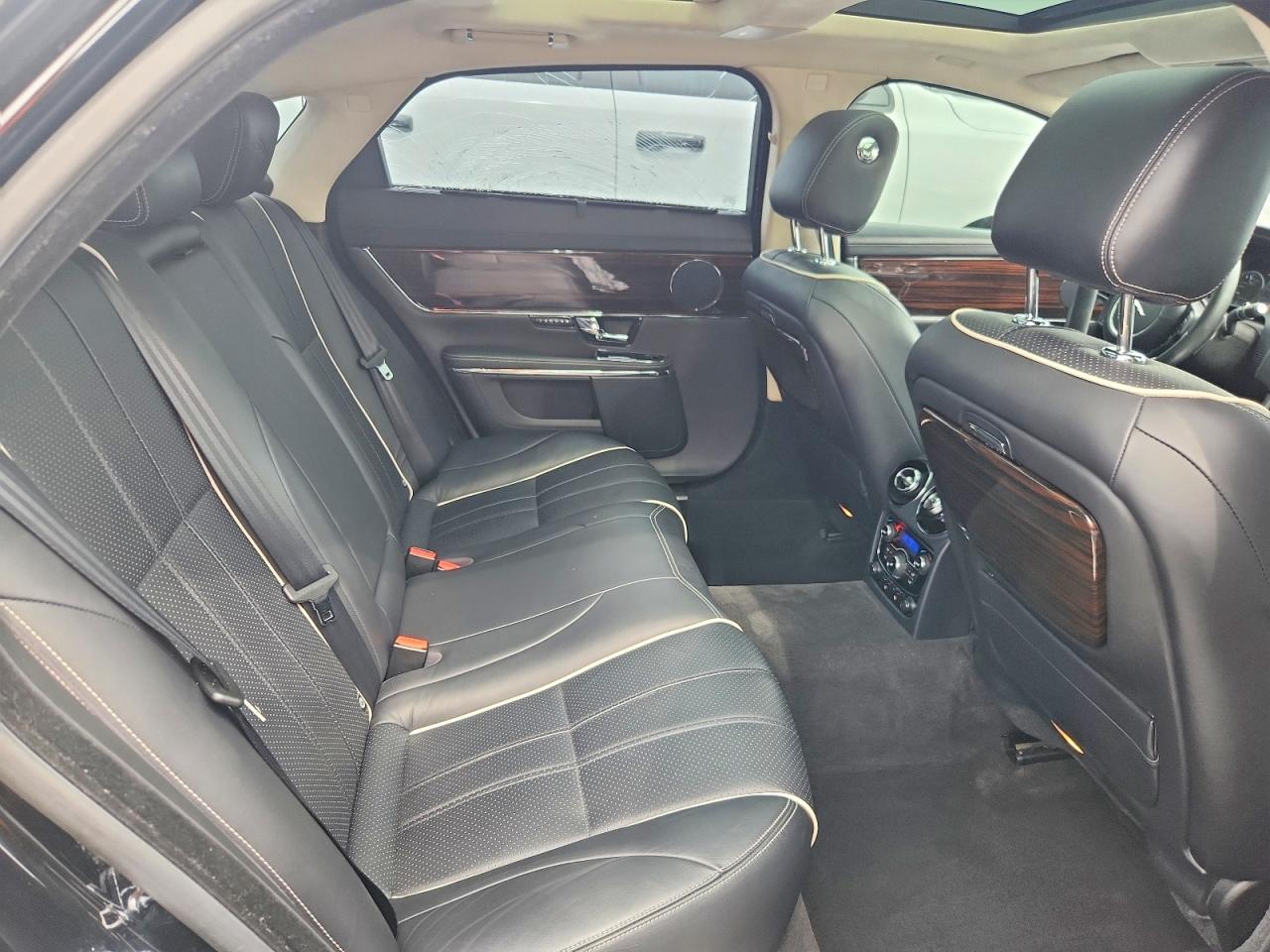 2011 Jaguar Xjl Black vin: SAJWA2GB1BLV09110