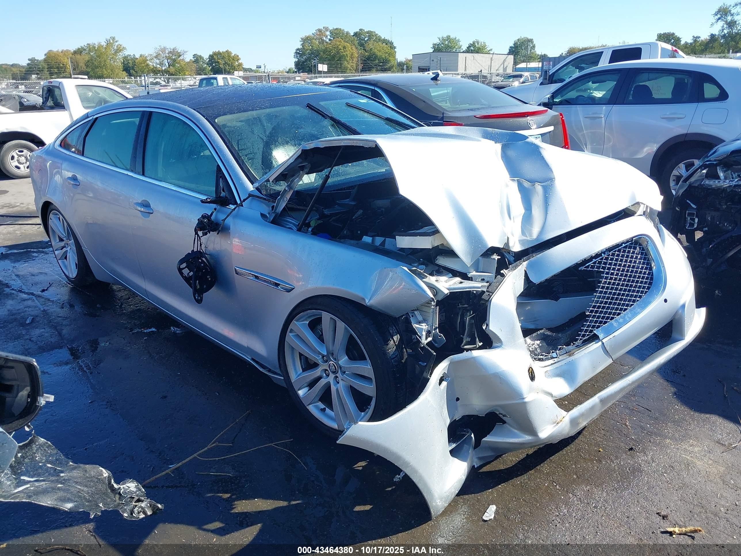 2012 Jaguar Xj Xjl Portfolio Silver vin: SAJWA2GB1CLV30007