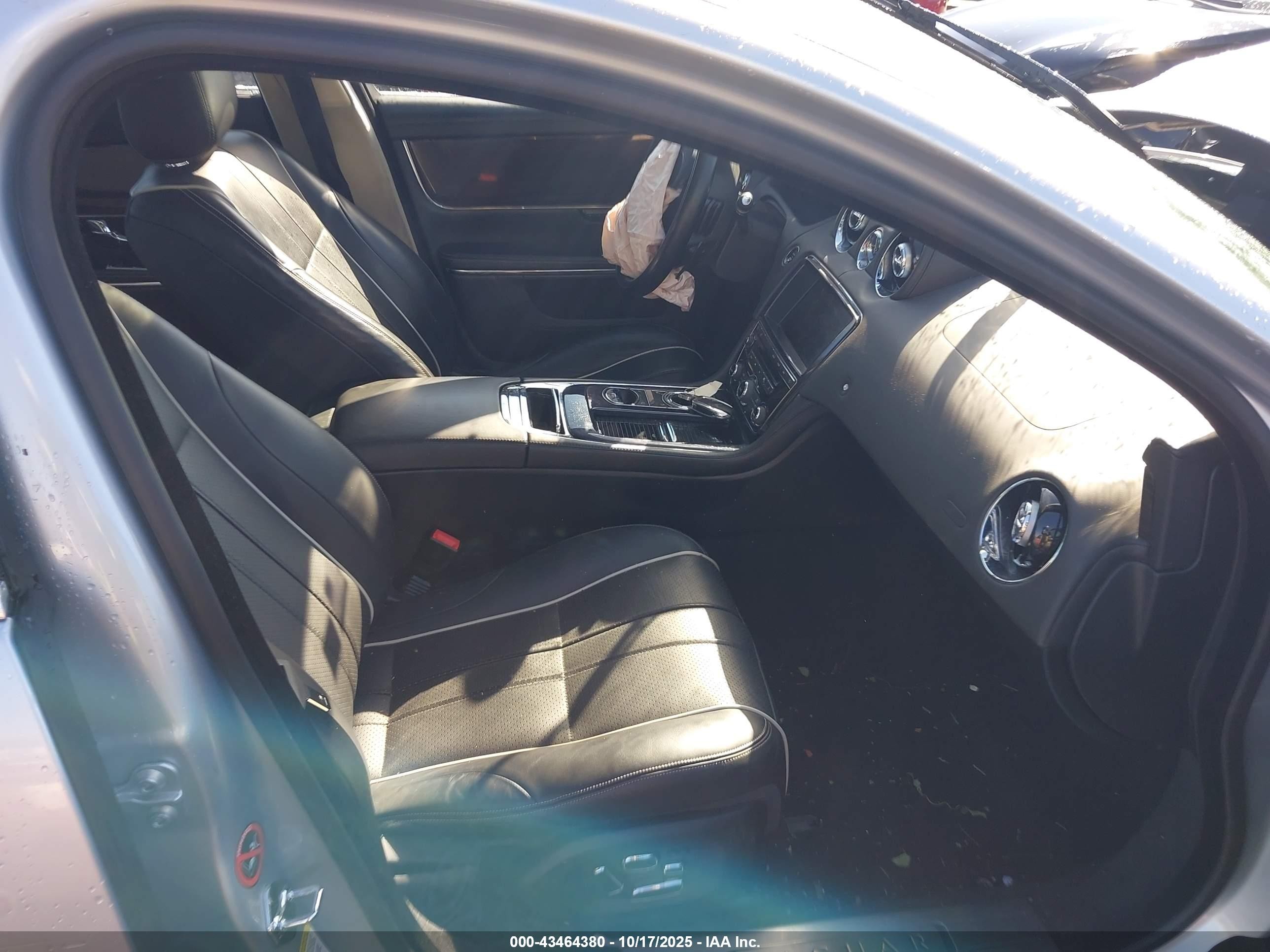 2012 Jaguar Xj Xjl Portfolio Silver vin: SAJWA2GB1CLV30007