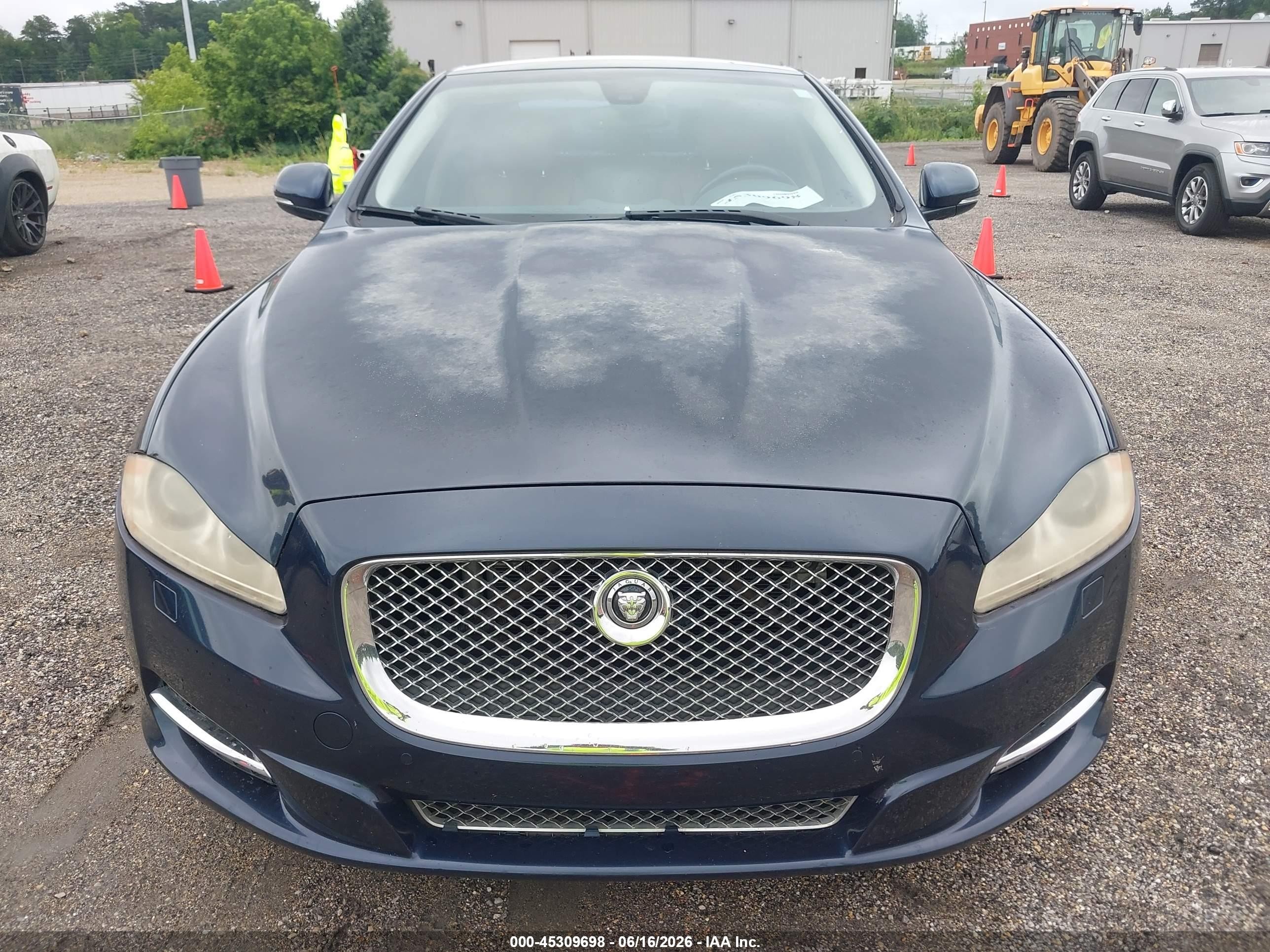 2011 Jaguar Xj Xjl Blue vin: SAJWA2GB2BLV03641