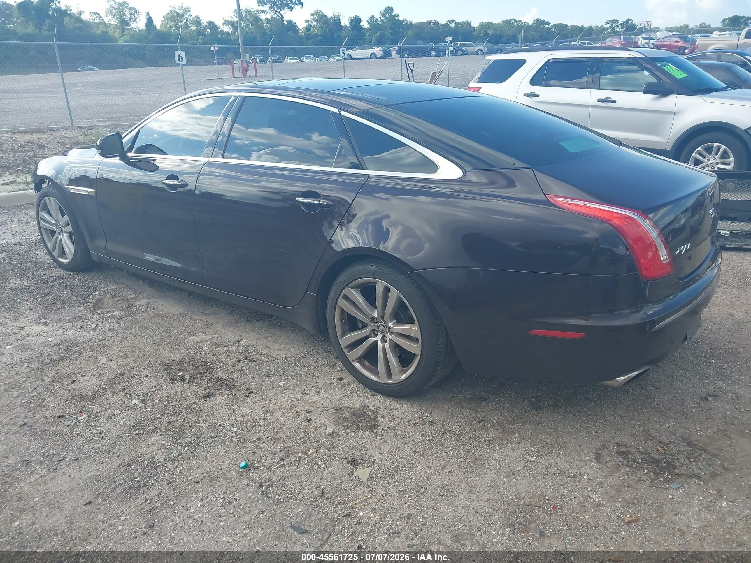 2011 Jaguar Xj Xjl Темно-бордовый vin: SAJWA2GB2BLV13991