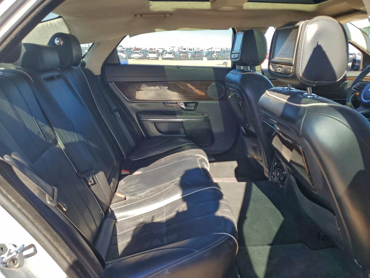 2012 Jaguar Xjl Silver vin: SAJWA2GB2CLV22837