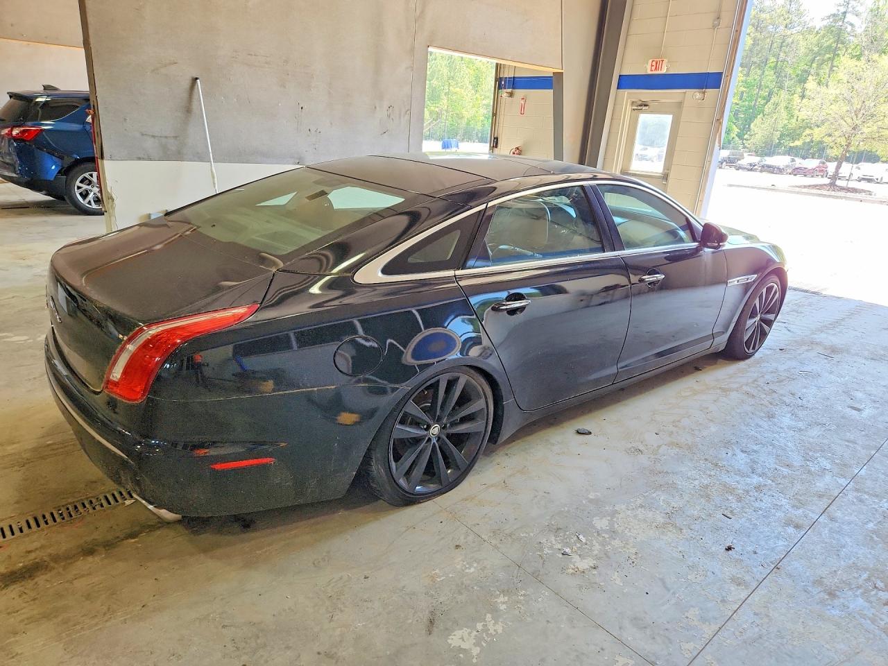 2012 Jaguar Xjl Черный vin: SAJWA2GB2CLV26774