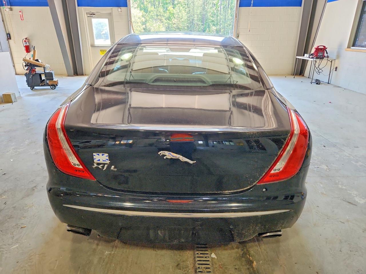 2012 Jaguar Xjl Черный vin: SAJWA2GB2CLV26774