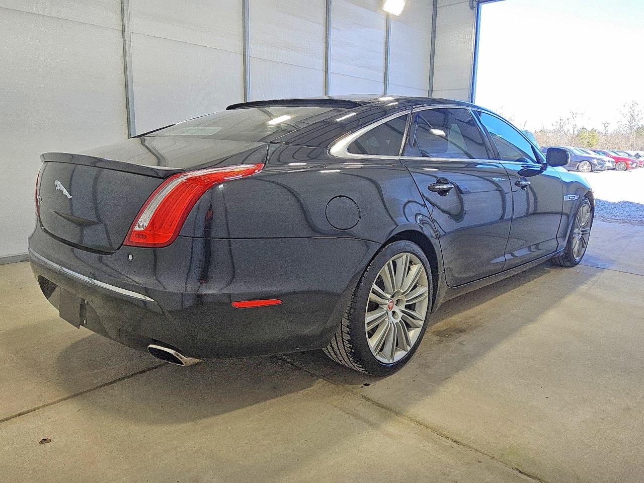 2012 Jaguar Xjl Black vin: SAJWA2GB2CLV28637