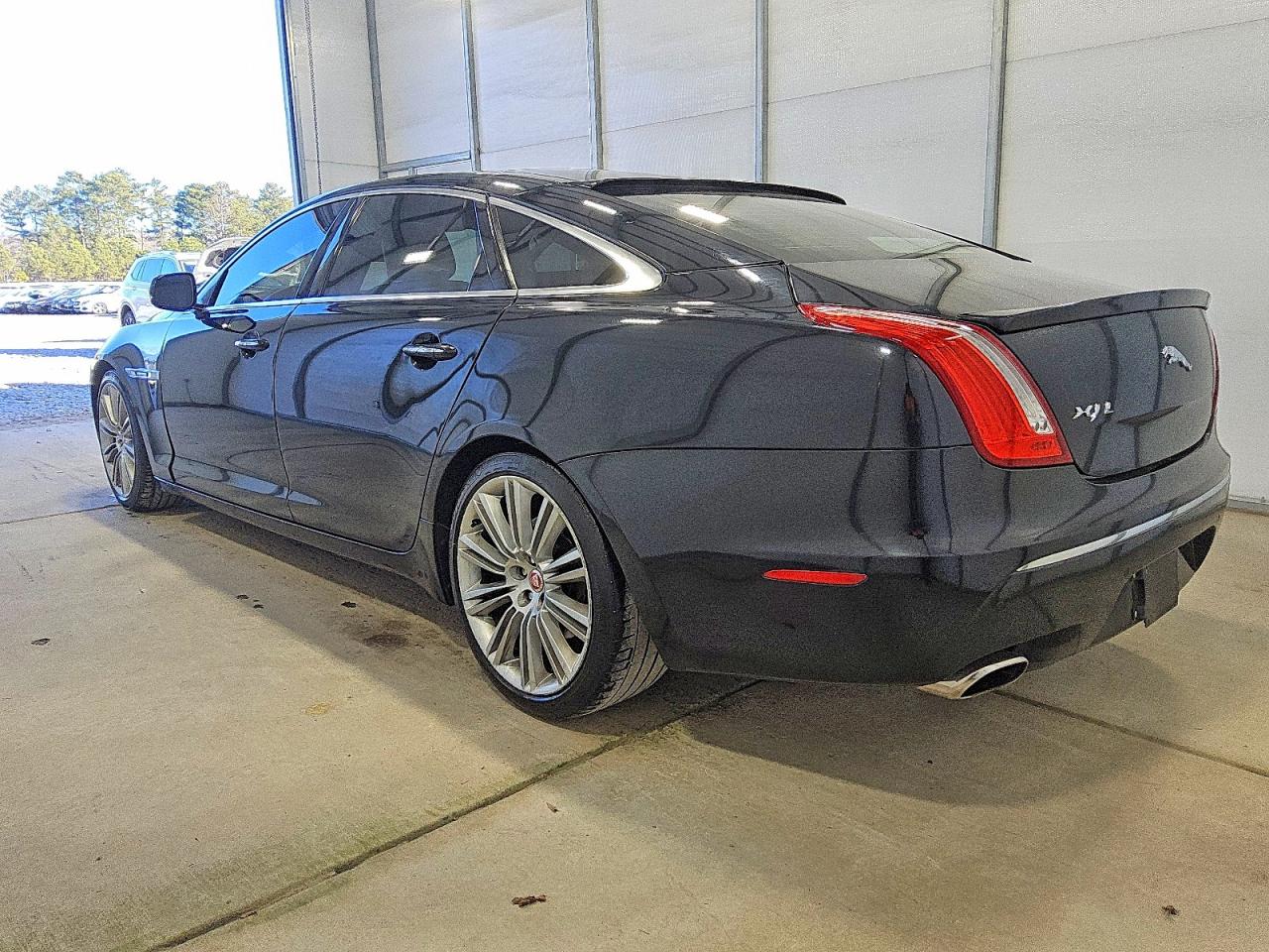2012 Jaguar Xjl Black vin: SAJWA2GB2CLV28637