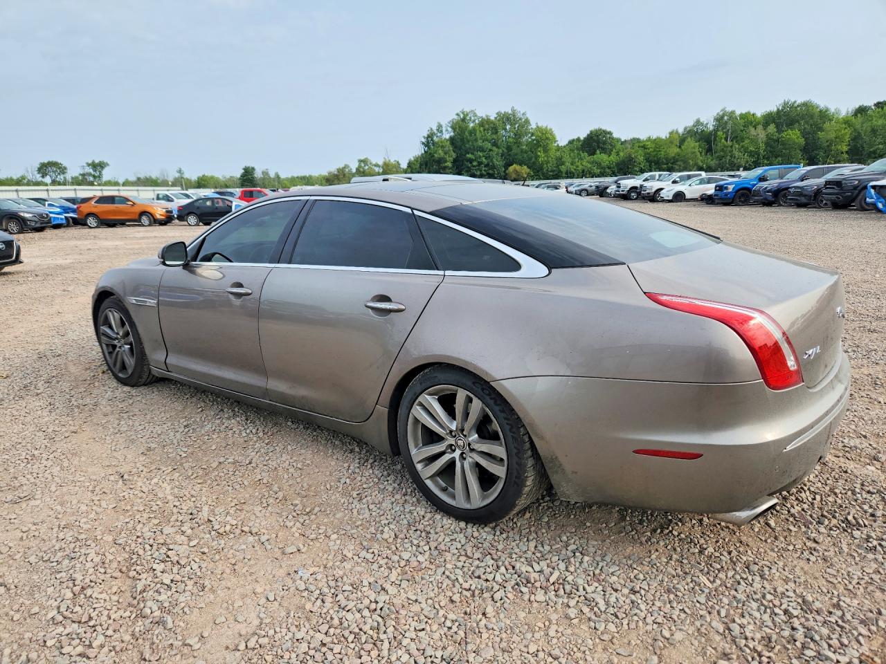2011 Jaguar Xjl Gray vin: SAJWA2GB4BLV17136