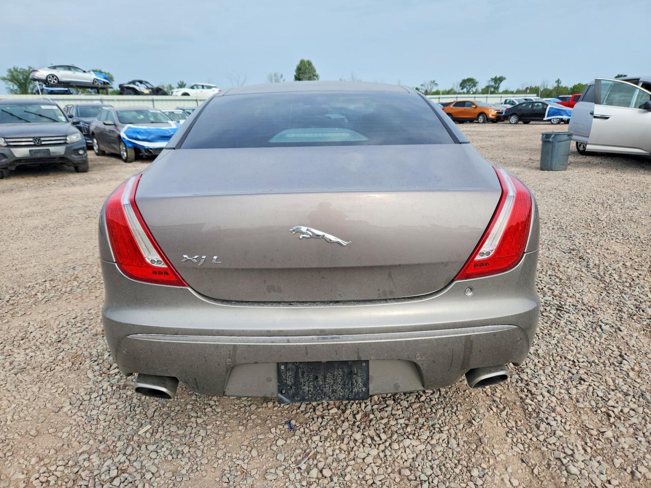 2011 Jaguar Xjl Gray vin: SAJWA2GB4BLV17136