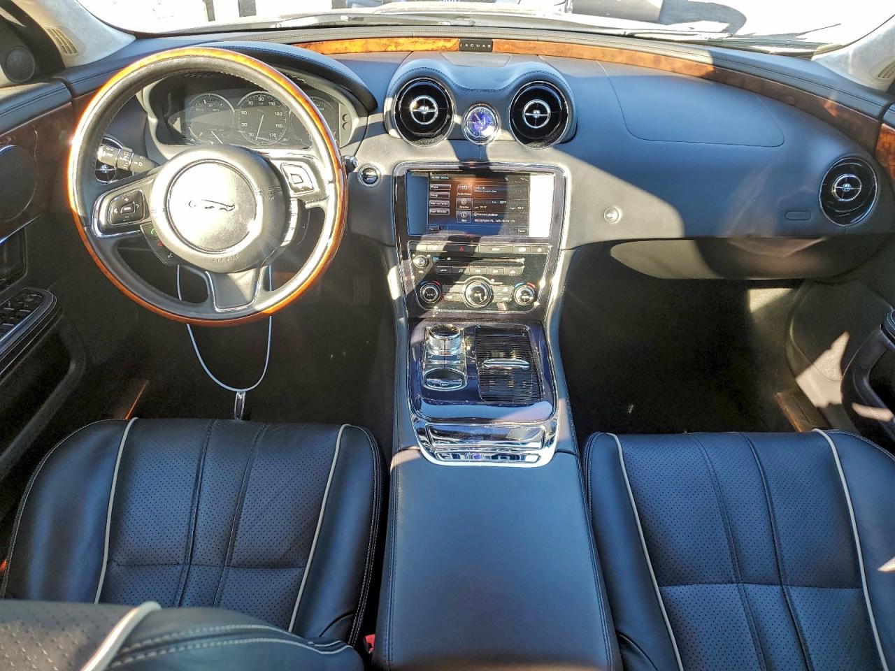 2012 Jaguar Xjl Silver vin: SAJWA2GB4CLV30986