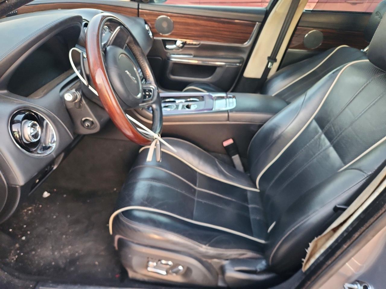 2012 Jaguar Xjl Gray vin: SAJWA2GB5CLV23903
