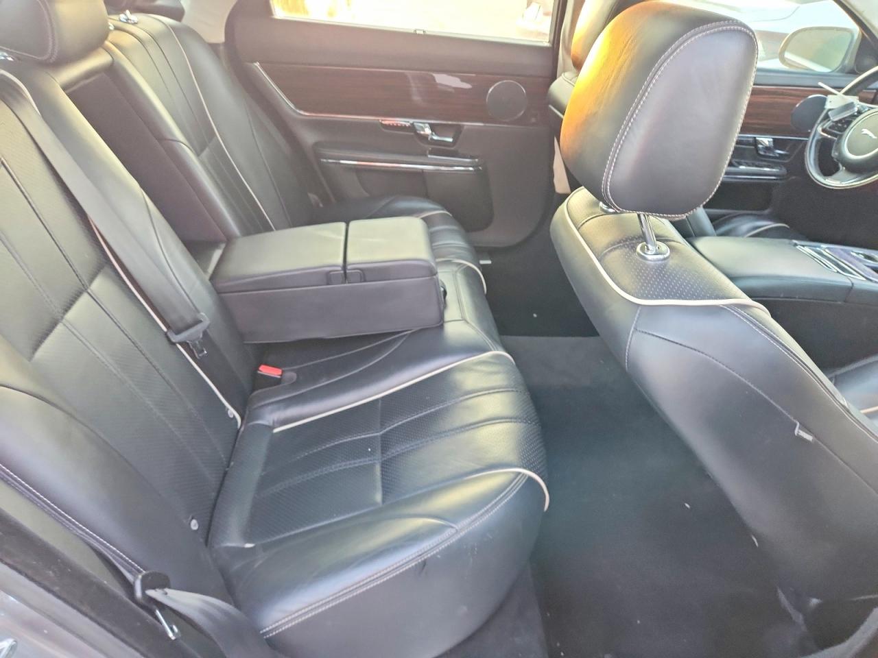 2012 Jaguar Xjl Gray vin: SAJWA2GB5CLV23903