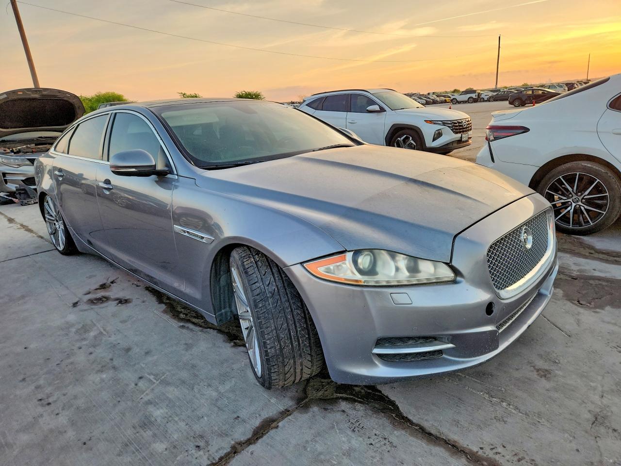 2012 Jaguar Xjl Gray vin: SAJWA2GB5CLV23903