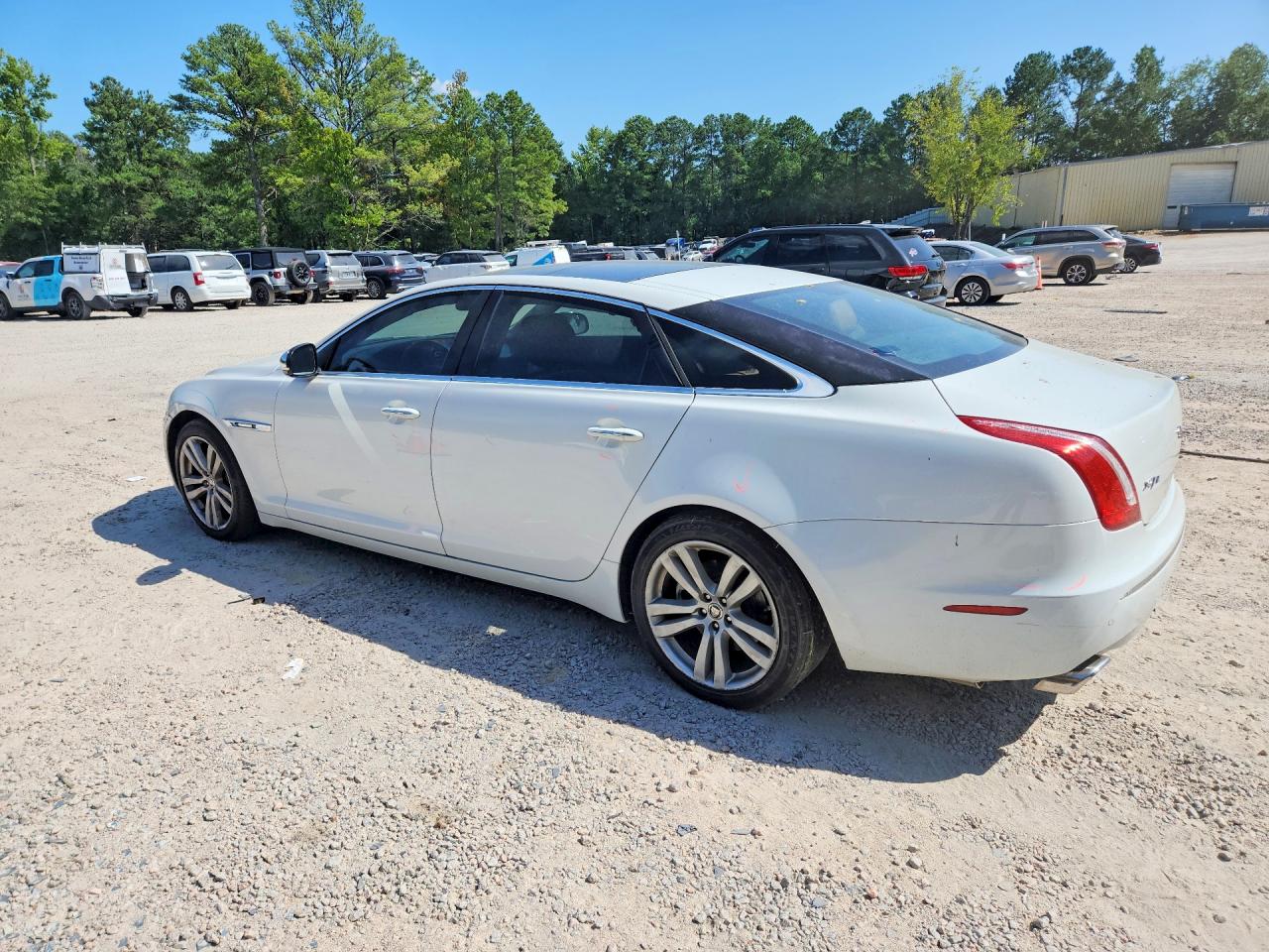 2012 Jaguar Xjl White vin: SAJWA2GB5CLV32147