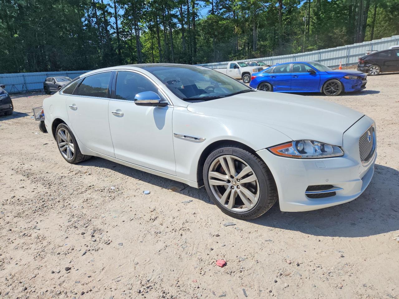 2012 Jaguar Xjl White vin: SAJWA2GB5CLV32147
