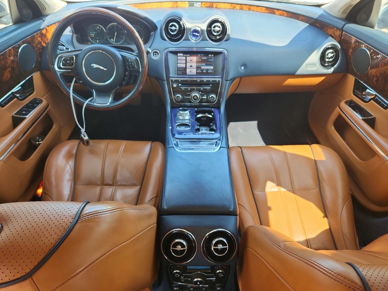 2012 Jaguar Xjl White vin: SAJWA2GB5CLV32147