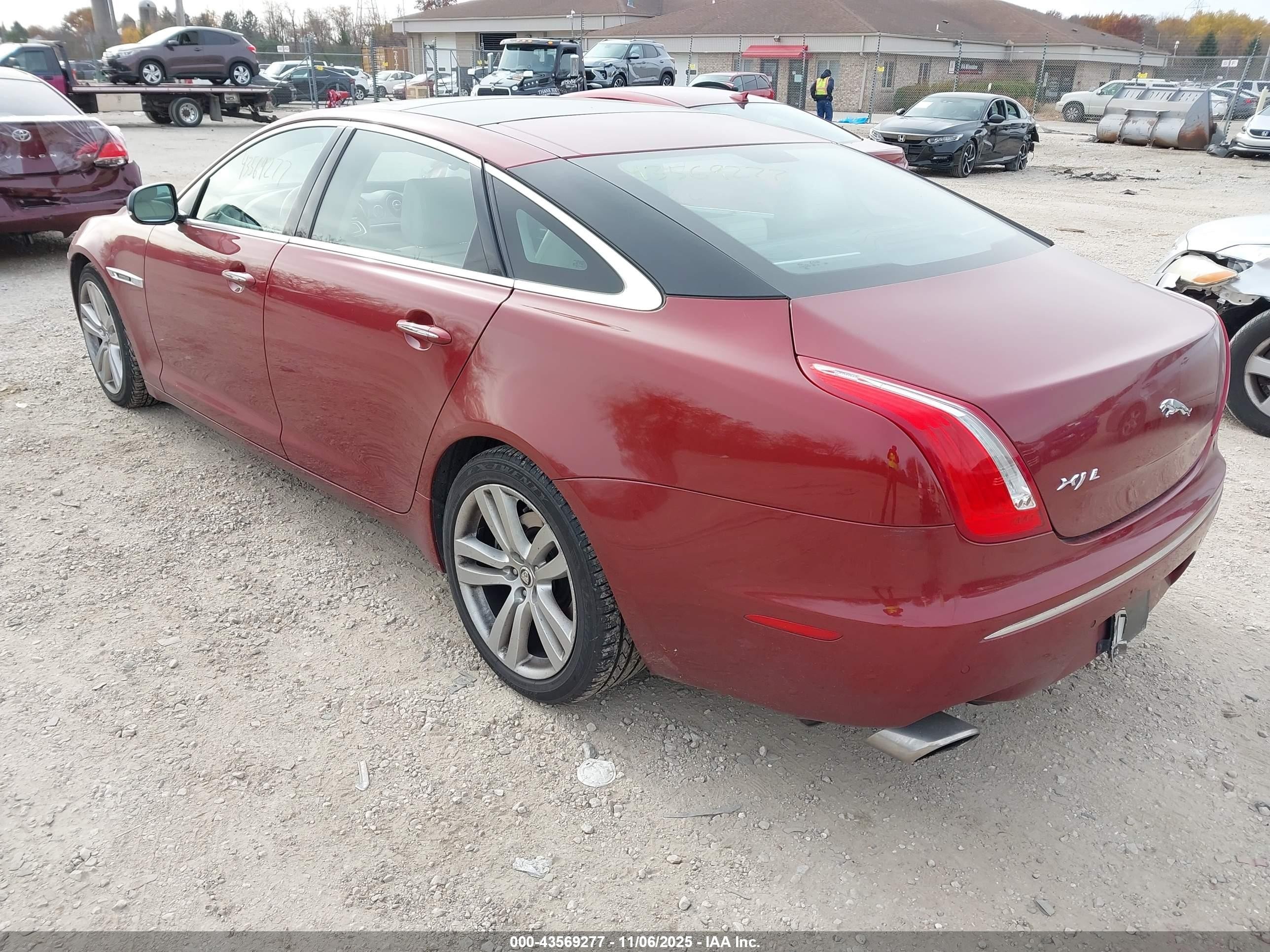 2012 Jaguar Xj Xjl Portfolio Red vin: SAJWA2GB5CLV37882