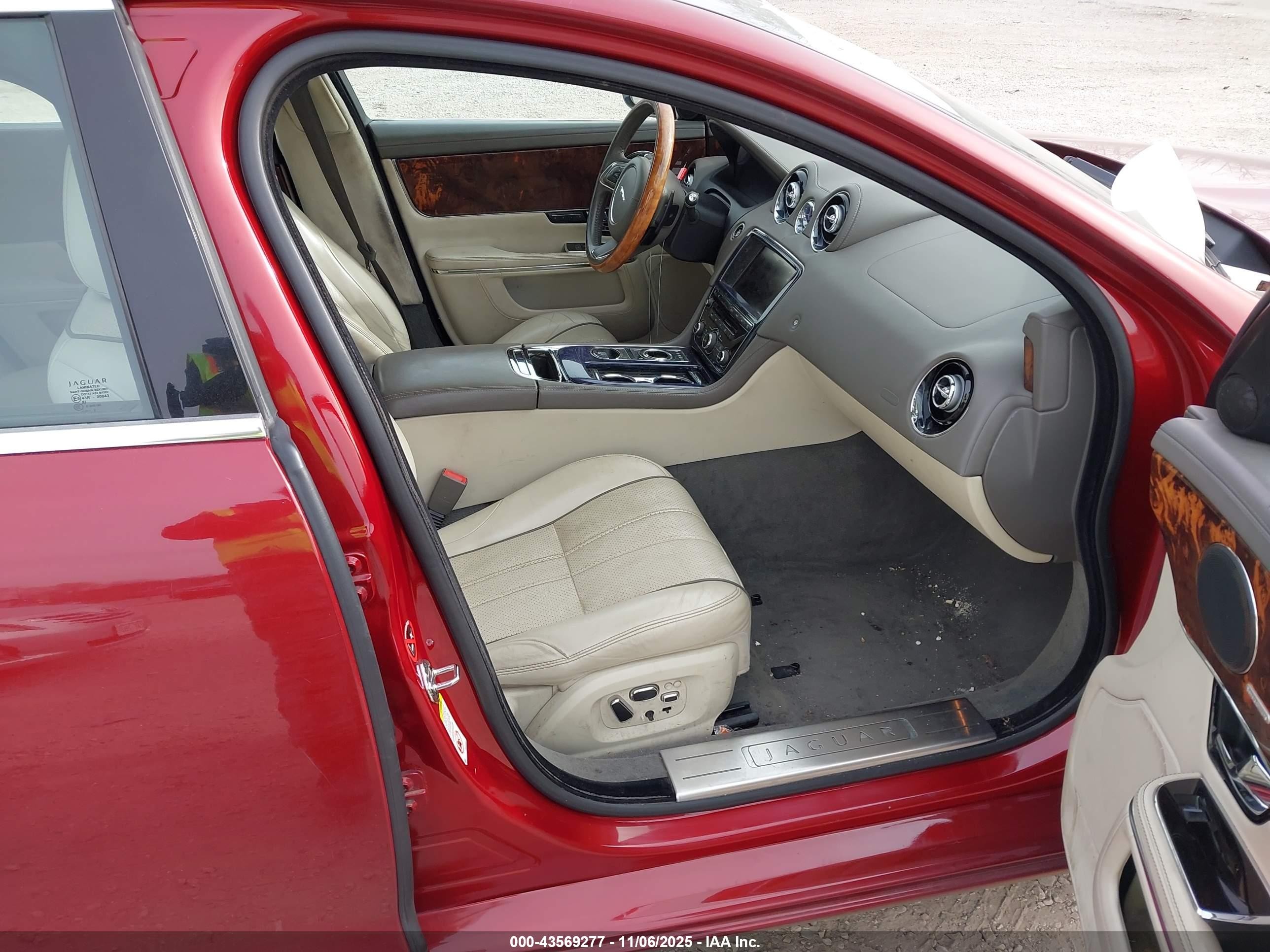 2012 Jaguar Xj Xjl Portfolio Red vin: SAJWA2GB5CLV37882