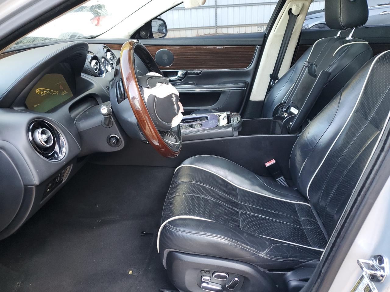 2012 Jaguar Xjl Silver vin: SAJWA2GB6CLV26132