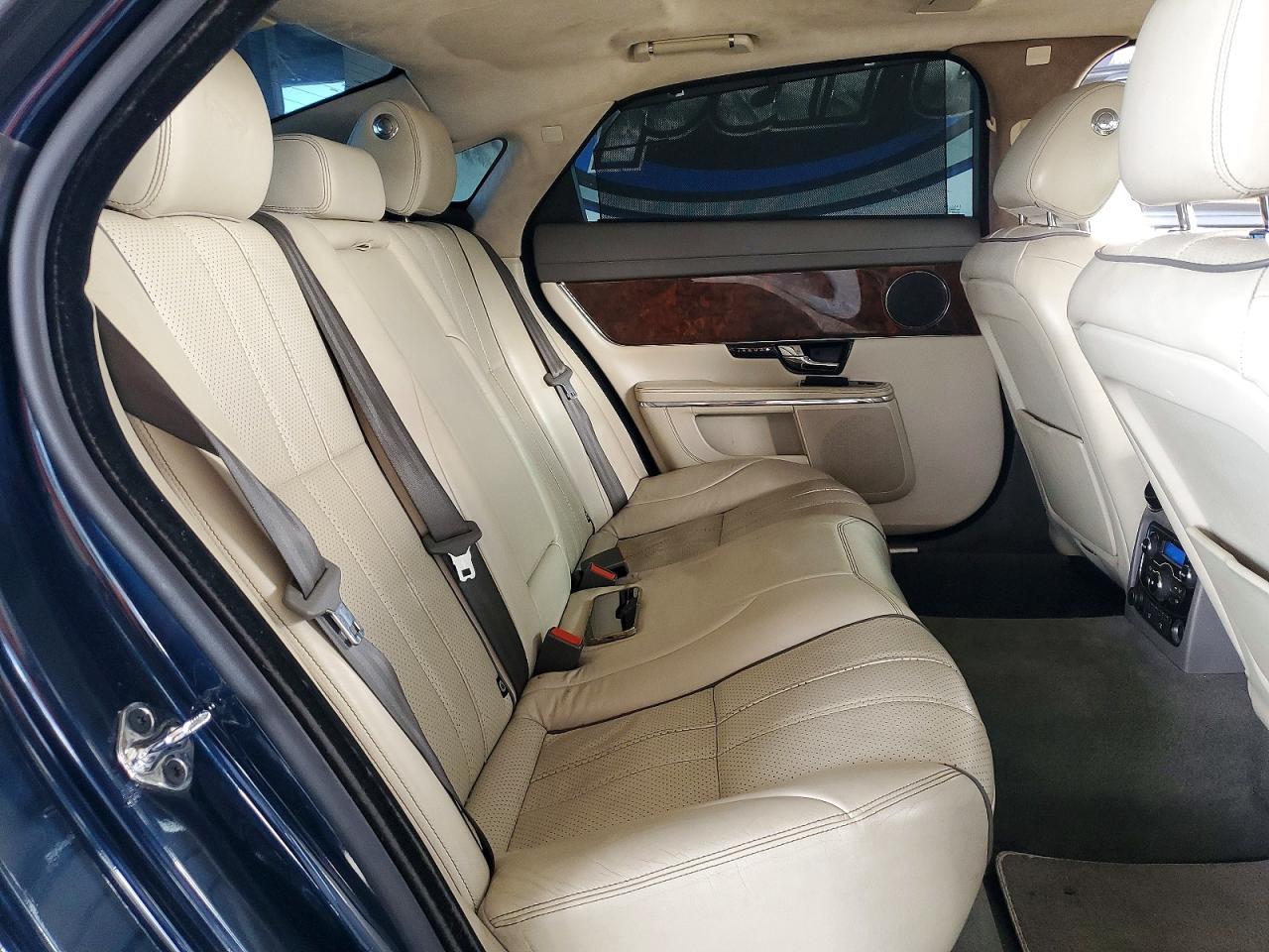 2012 Jaguar Xjl Blue vin: SAJWA2GB6CLV37082
