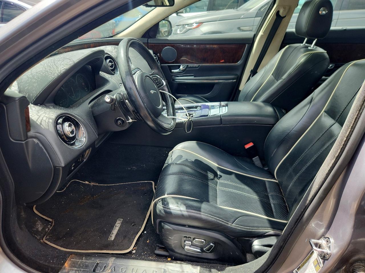 2012 Jaguar Xjl Silver vin: SAJWA2GB7CLV22350