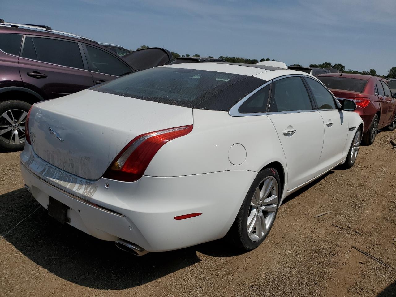 2012 Jaguar Xjl White vin: SAJWA2GB7CLV28665