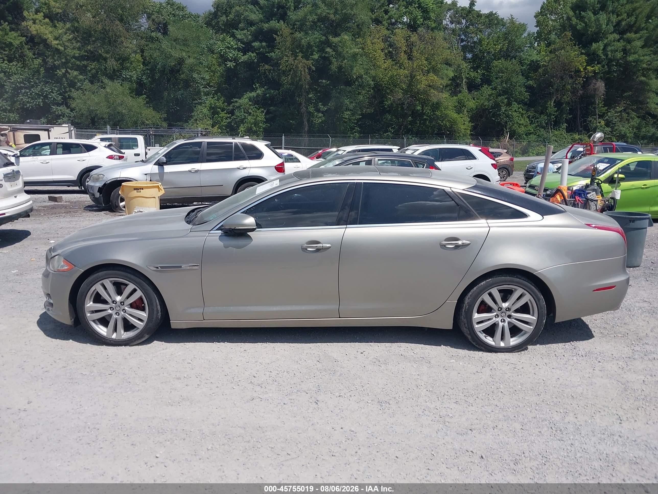 2011 Jaguar Xj Xjl Silver vin: SAJWA2GB8BLV08925