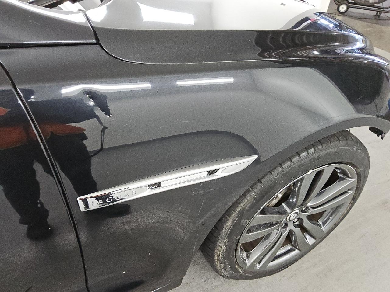 2012 Jaguar Xjl Black vin: SAJWA2GB9CLV28263 Damage: Right Front Fender, Dent(S) W/ Paint Dmg, 1 To 2 Inches