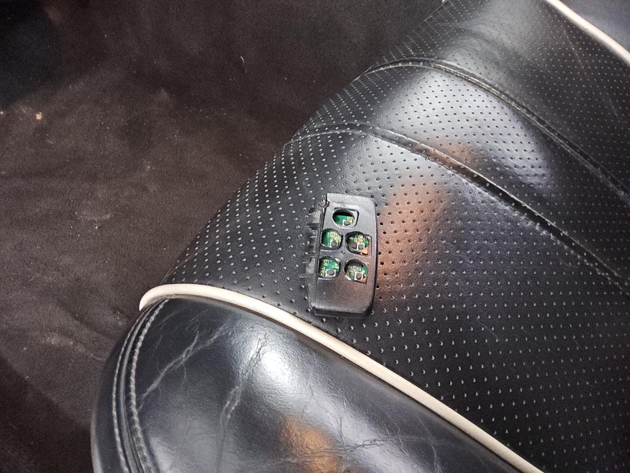 2012 Jaguar Xjl Black vin: SAJWA2GB9CLV28263 Damage: Combo Key, Broken, Replacement Required