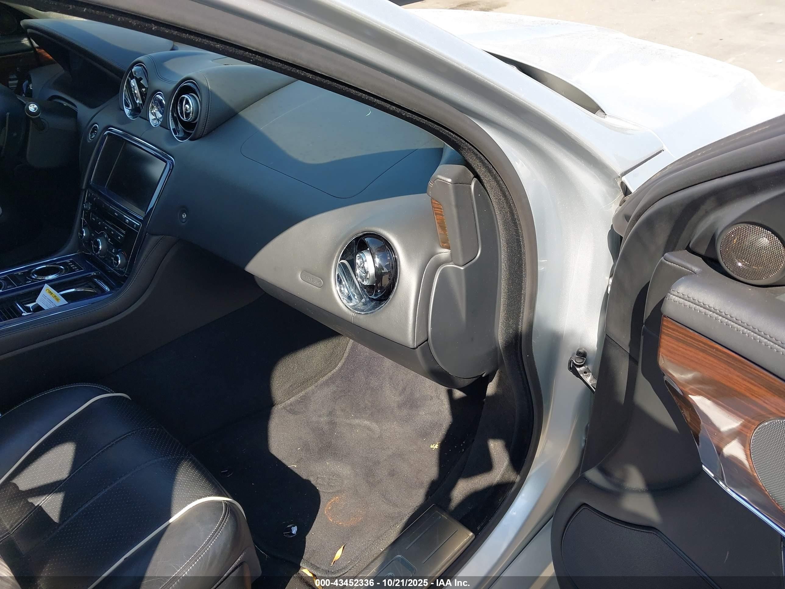 2012 Jaguar Xj Xjl Portfolio Серебряный vin: SAJWA2GB9CLV28618