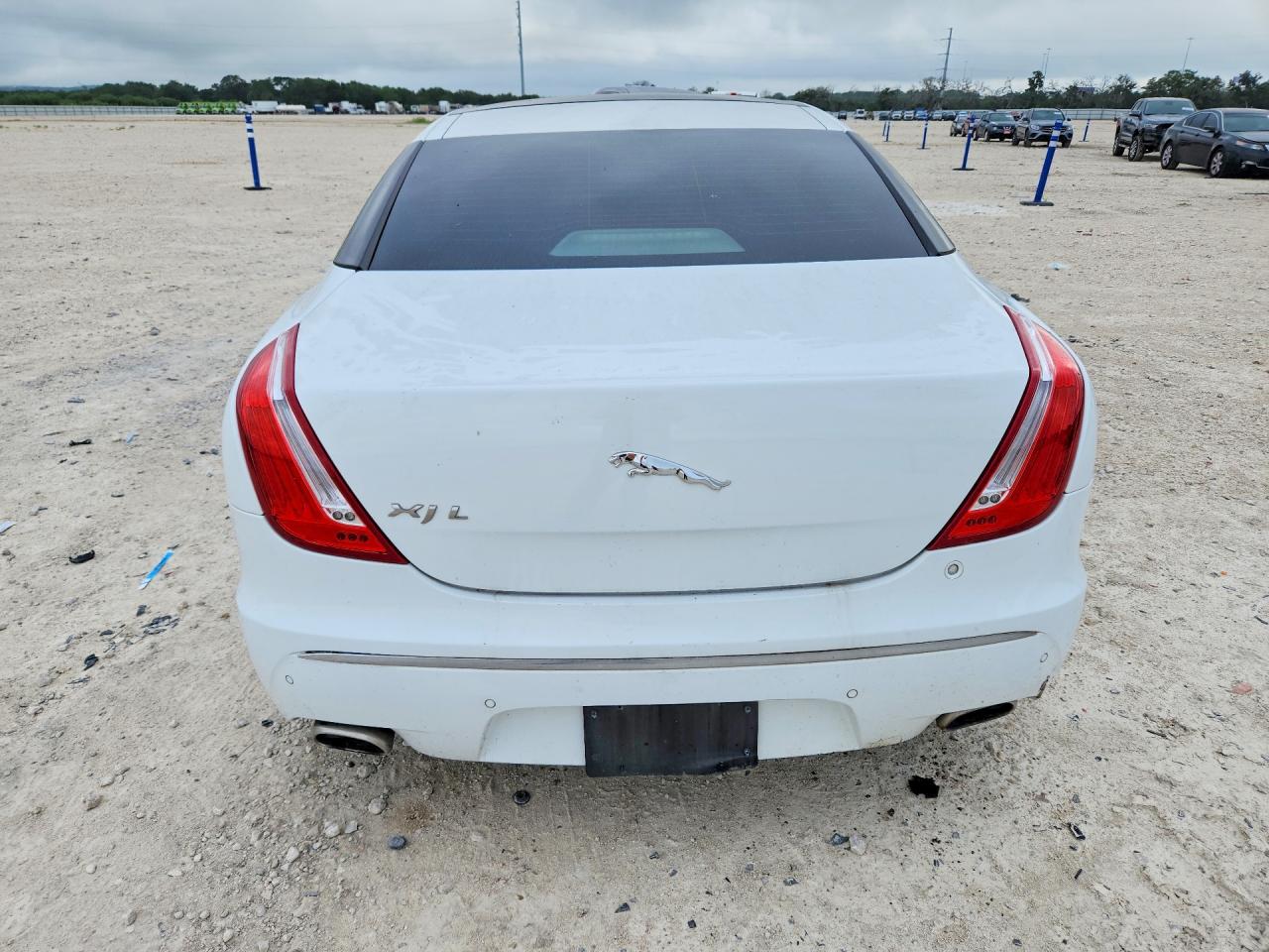 2012 Jaguar Xjl White vin: SAJWA2GB9CLV28974