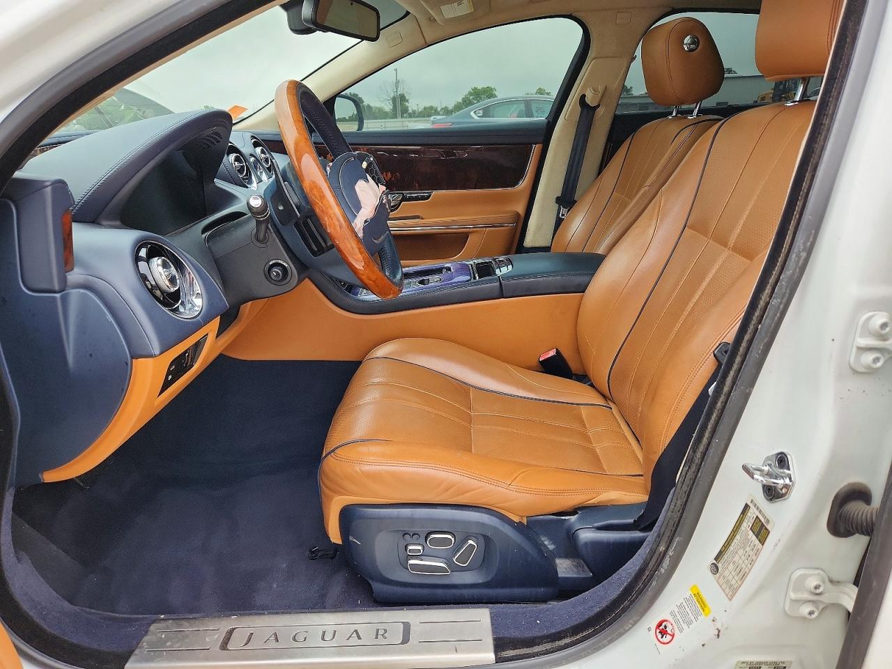 2012 Jaguar Xjl White vin: SAJWA2GB9CLV28974