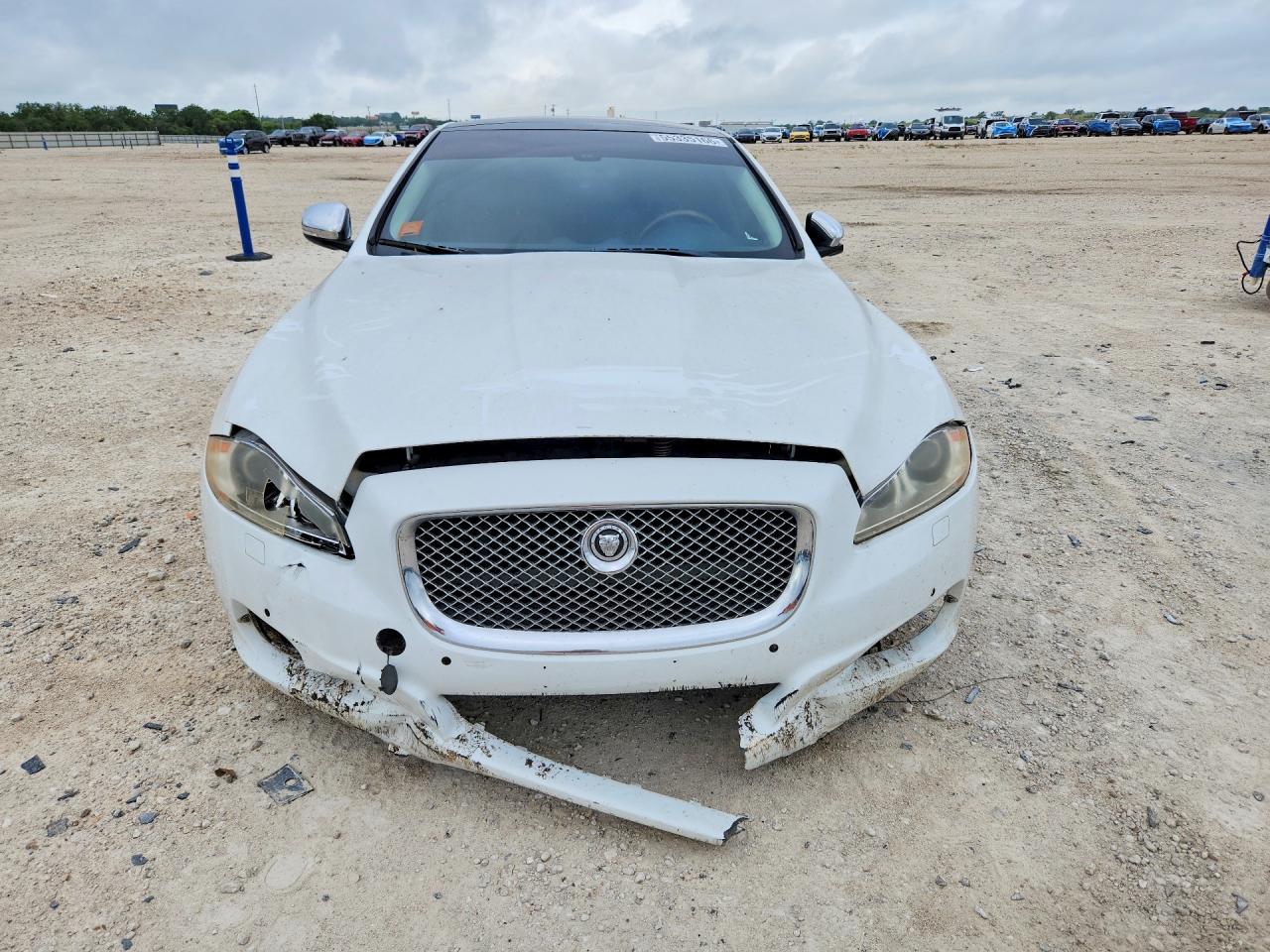 2012 Jaguar Xjl White vin: SAJWA2GB9CLV28974