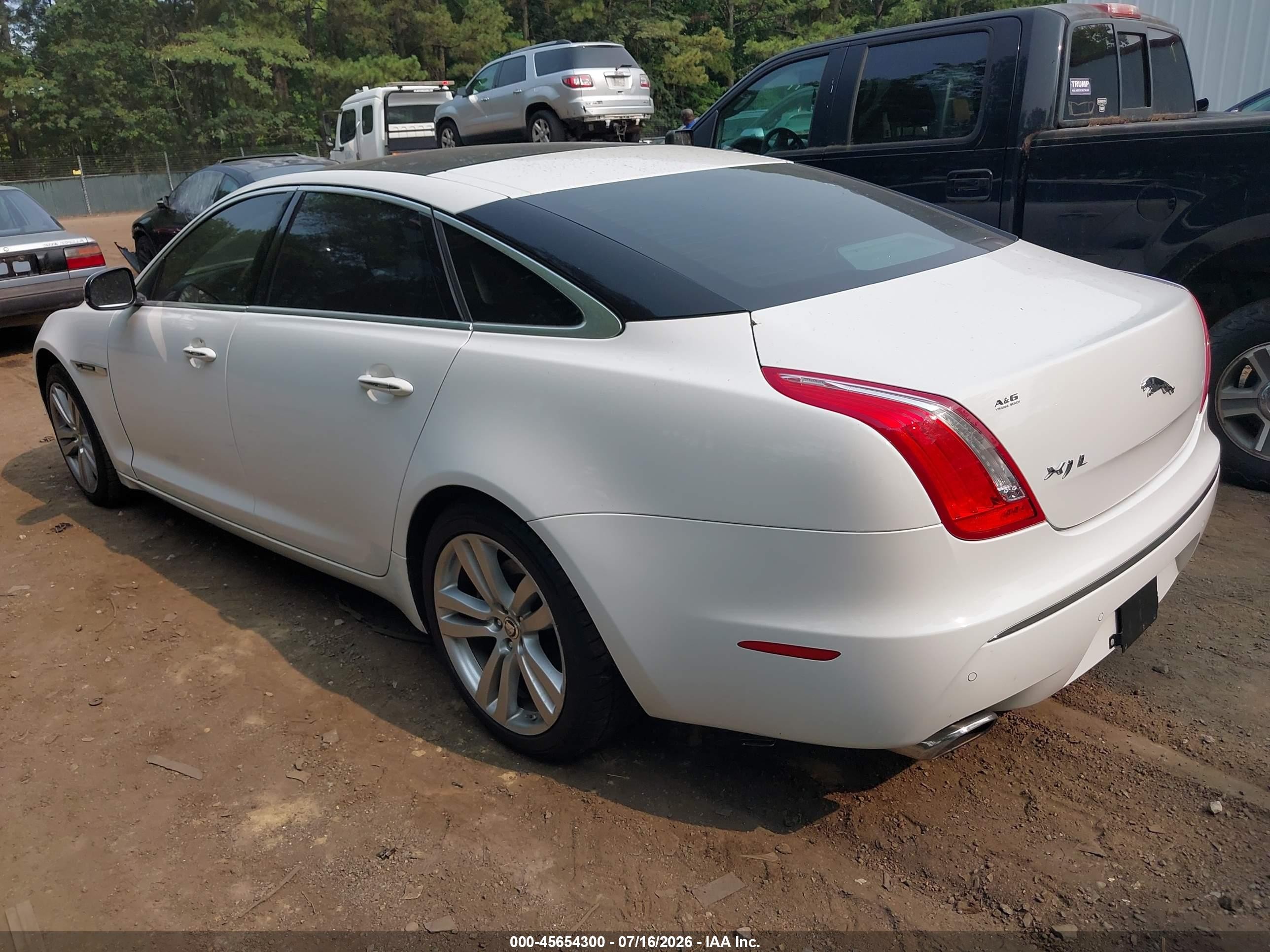 2012 Jaguar Xj Xjl Portfolio White vin: SAJWA2GB9CLV32278