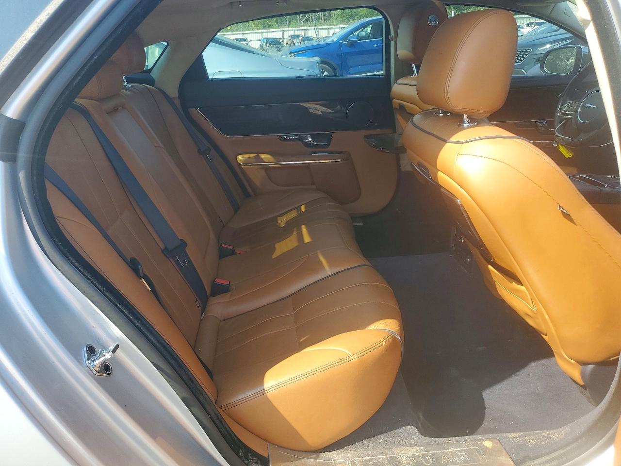 2012 Jaguar Xjl Silver vin: SAJWA2GB9CLV32409