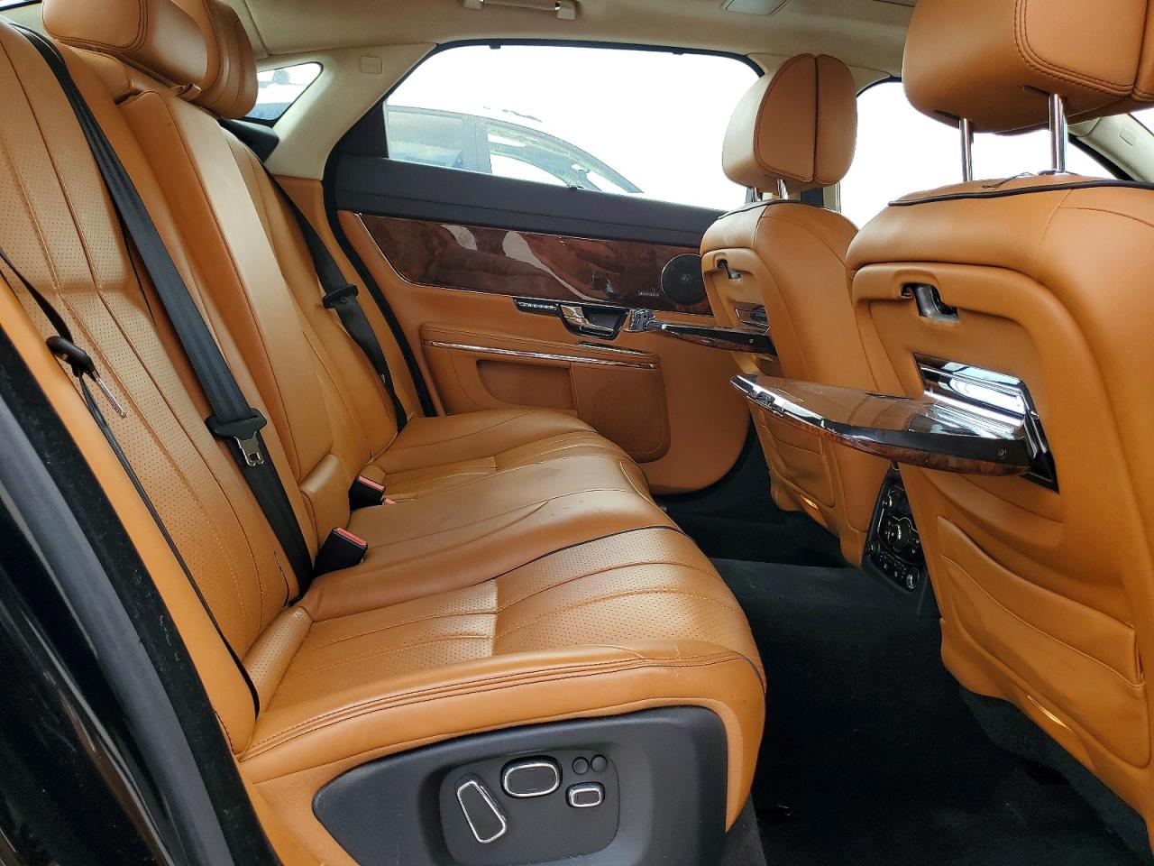 2013 Jaguar Xj Black vin: SAJWA2GB9DLV40141