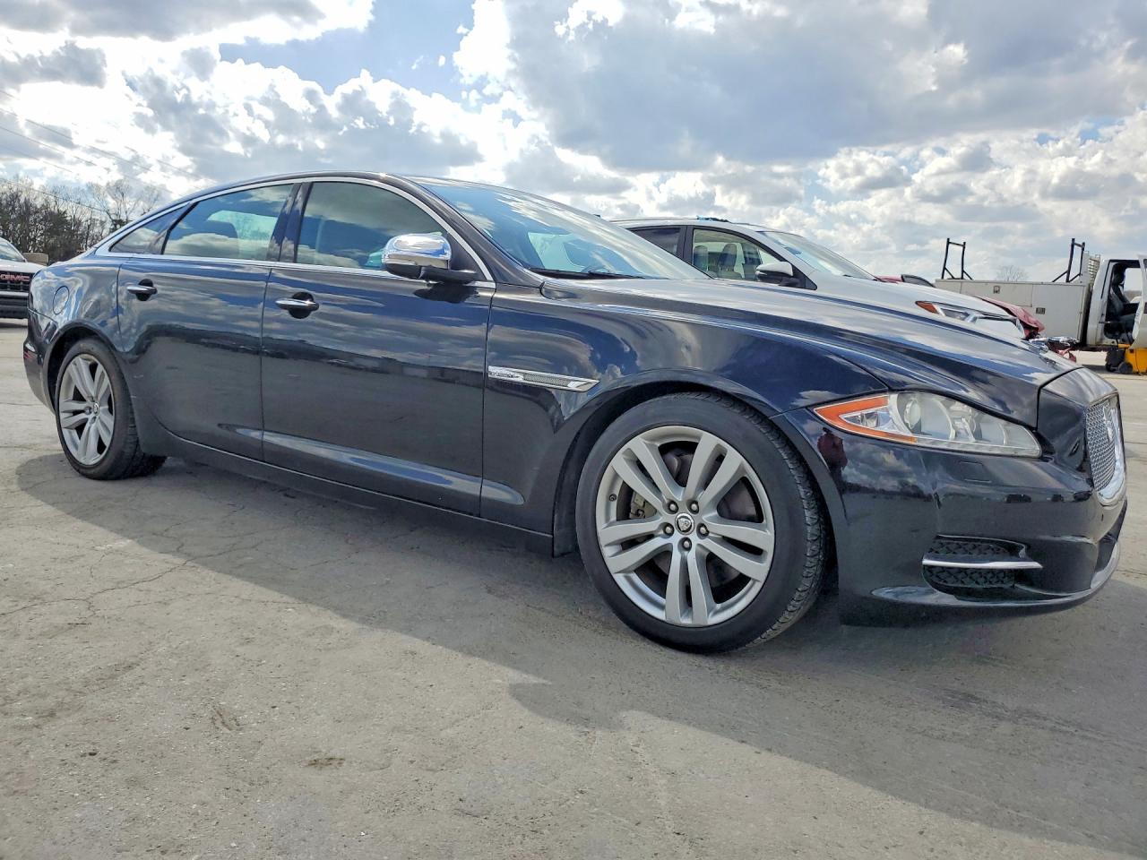 2013 Jaguar Xj Black vin: SAJWA2GB9DLV40141