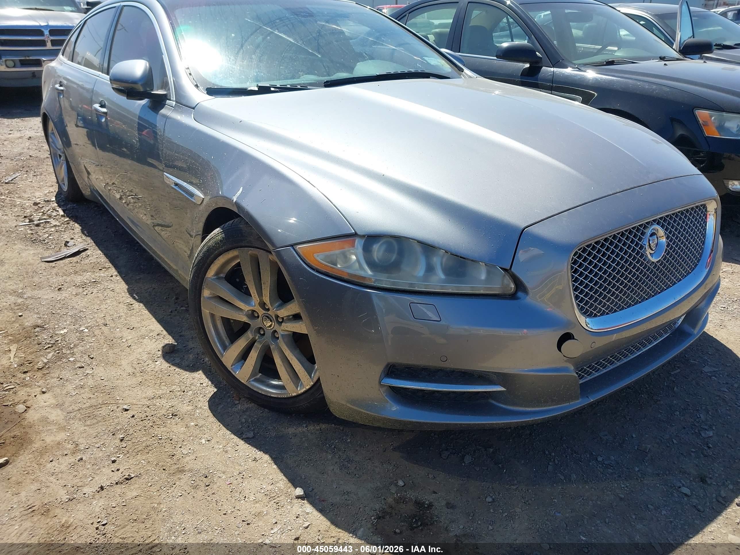 2011 Jaguar Xj Xjl Серый vin: SAJWA2GBXBLV15732