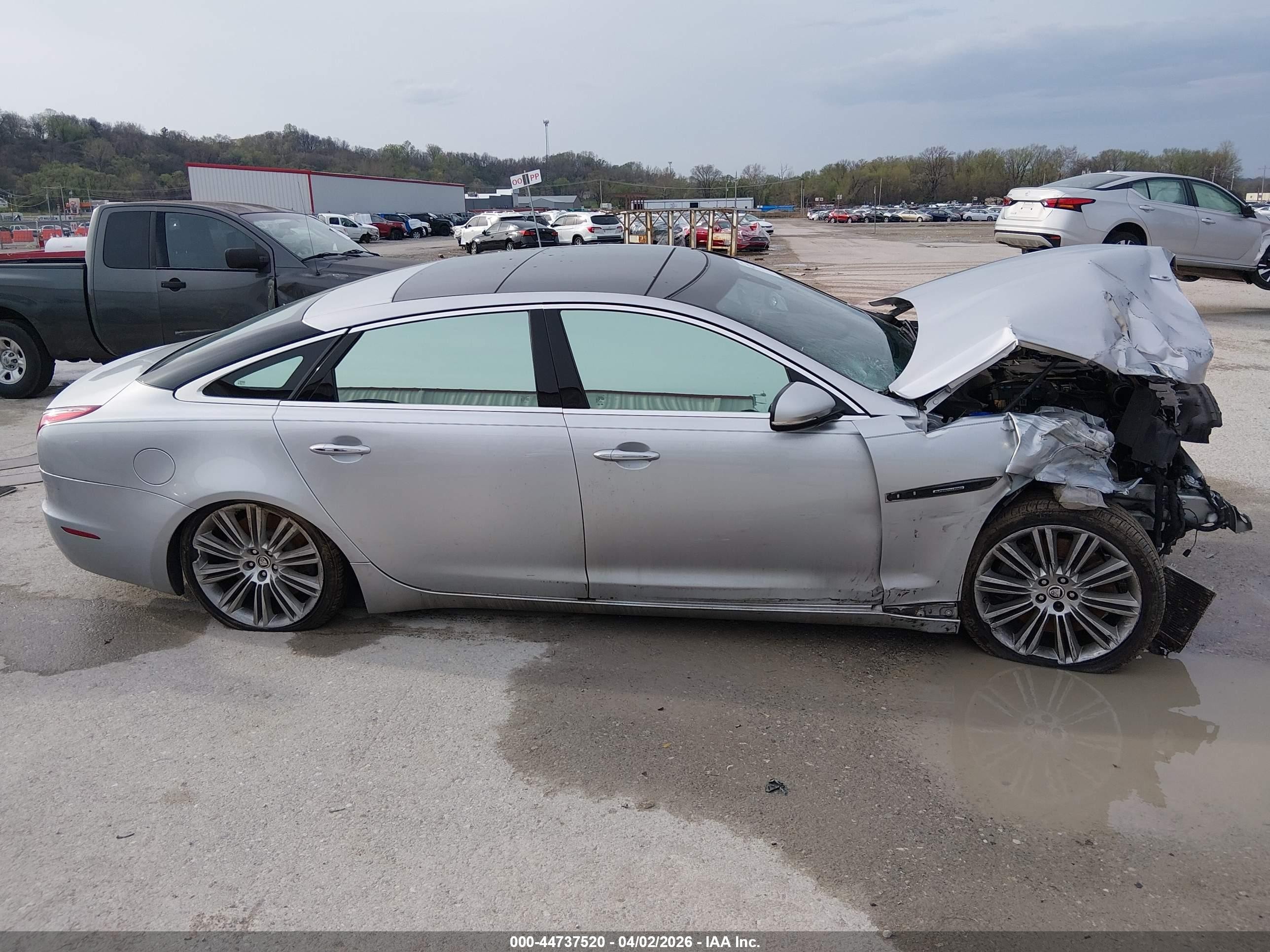 2012 Jaguar Xj Xjl Supercharged Silver vin: SAJWA2GE2CMV31834
