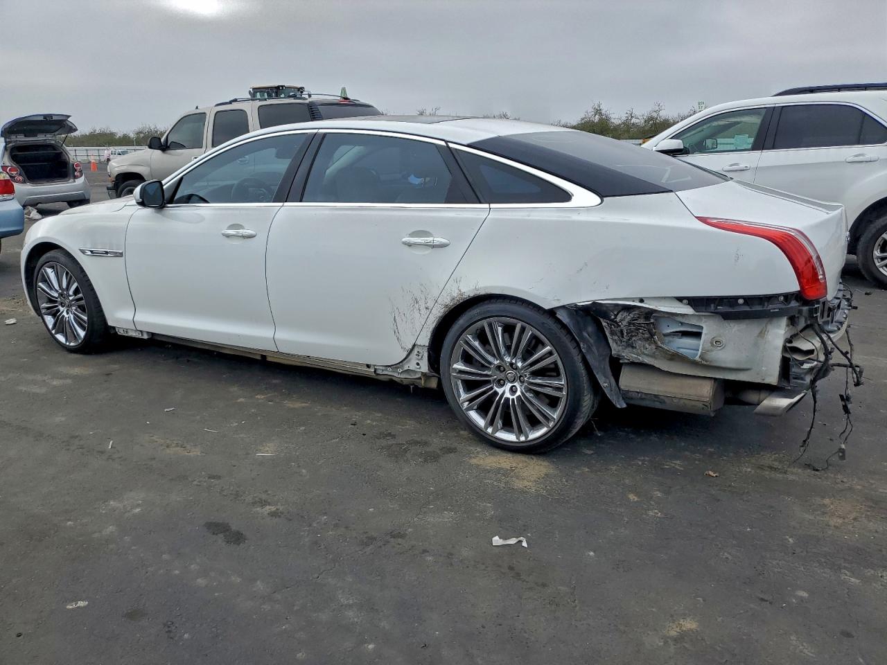 2012 Jaguar Xjl Supercharged White vin: SAJWA2GE8CMV26606