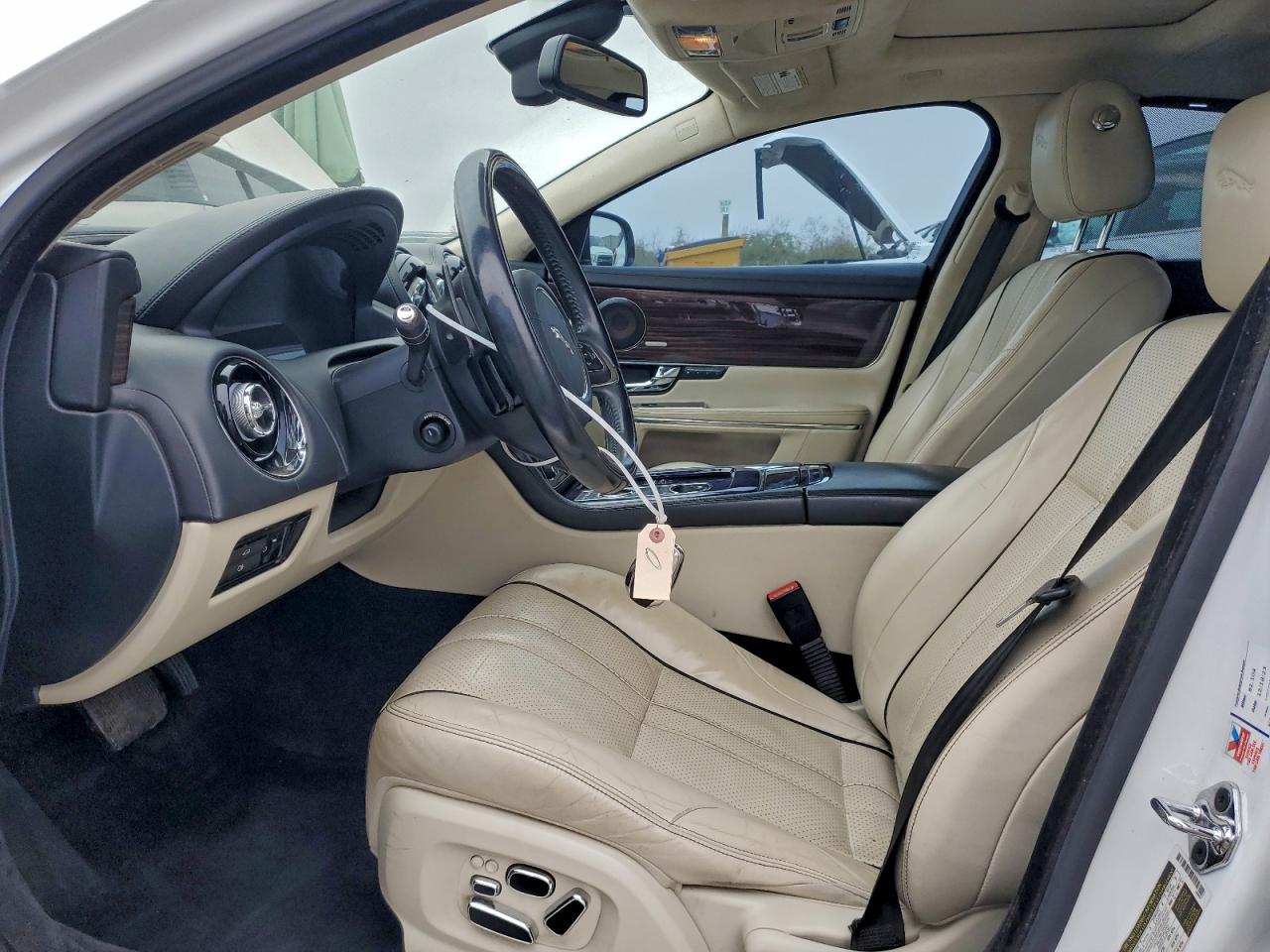2012 Jaguar Xjl Supercharged White vin: SAJWA2GE8CMV26606