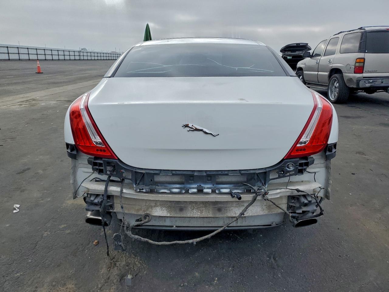 2012 Jaguar Xjl Supercharged White vin: SAJWA2GE8CMV26606