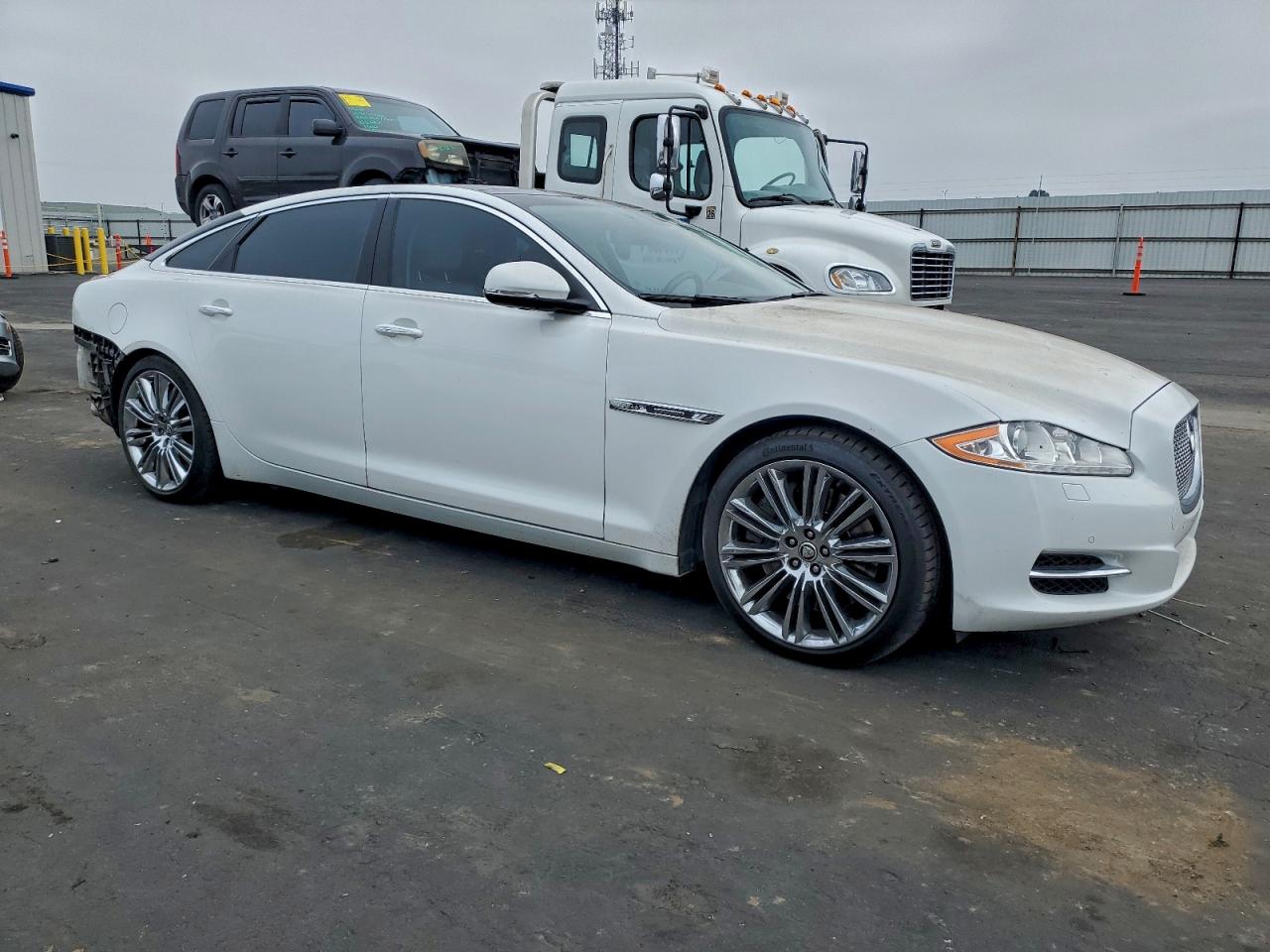 2012 Jaguar Xjl Supercharged White vin: SAJWA2GE8CMV26606