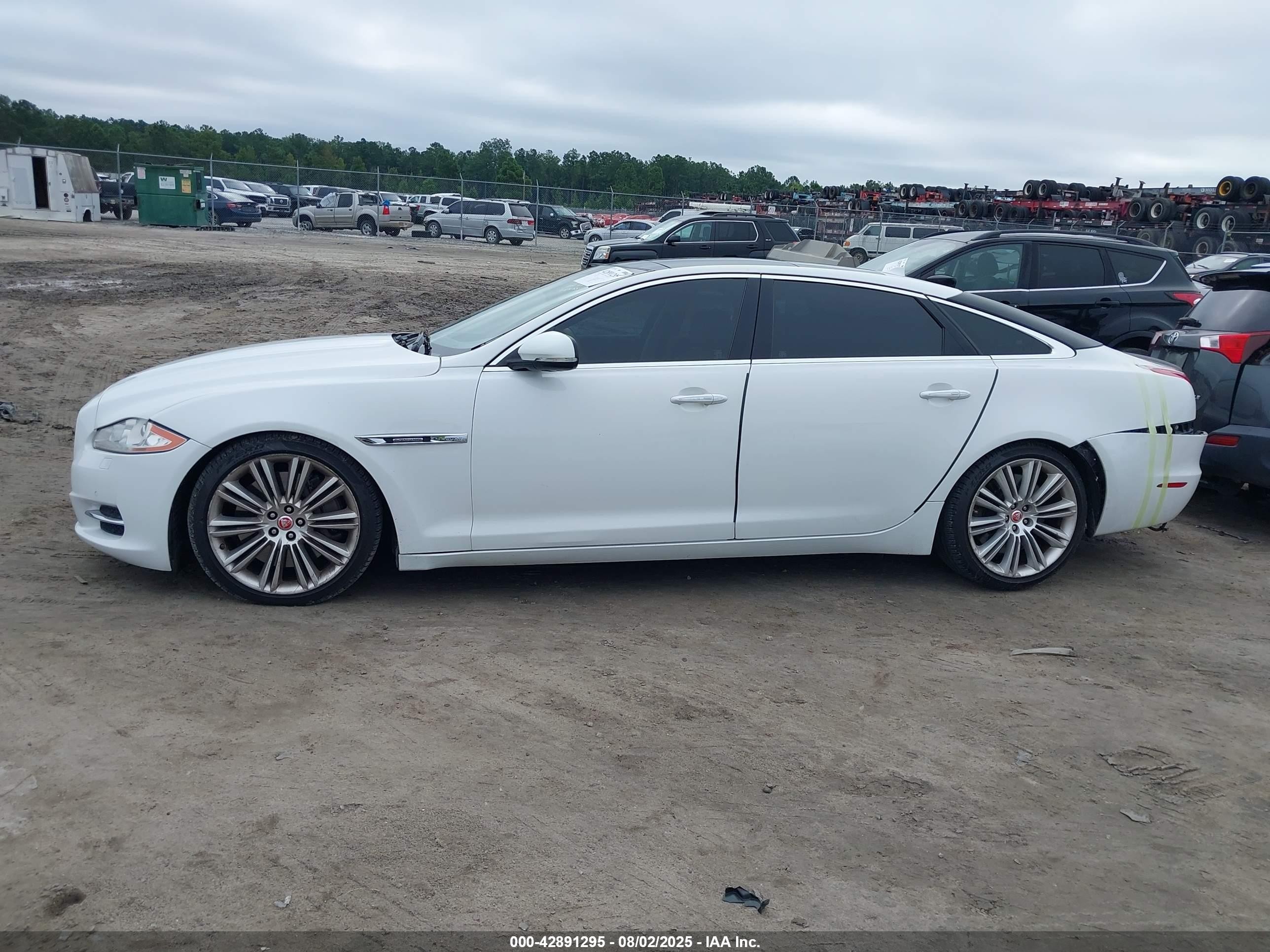 2014 Jaguar Xj Xjl Supercharged White vin: SAJWA2GT5EMV58396