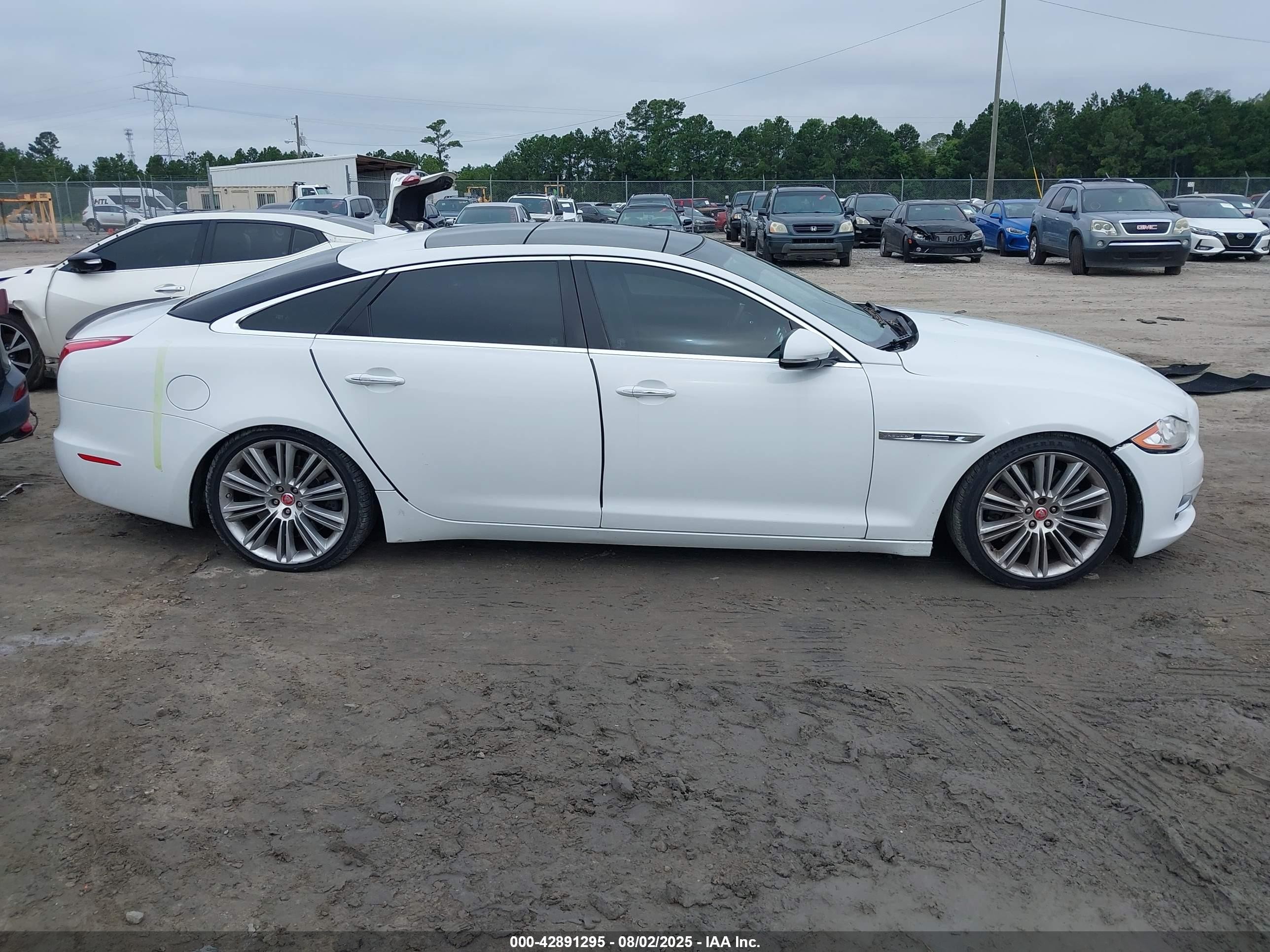 2014 Jaguar Xj Xjl Supercharged White vin: SAJWA2GT5EMV58396