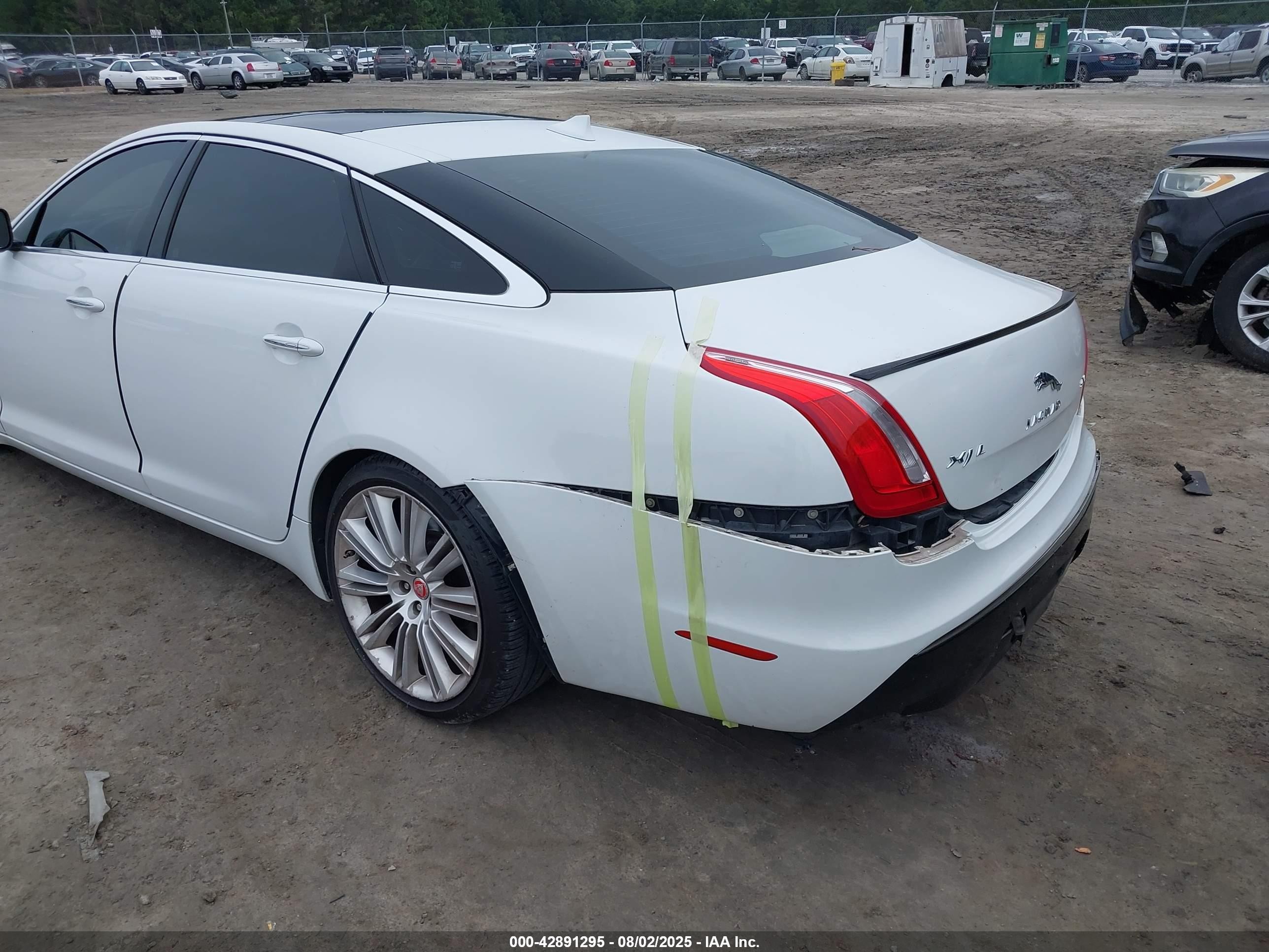 2014 Jaguar Xj Xjl Supercharged White vin: SAJWA2GT5EMV58396